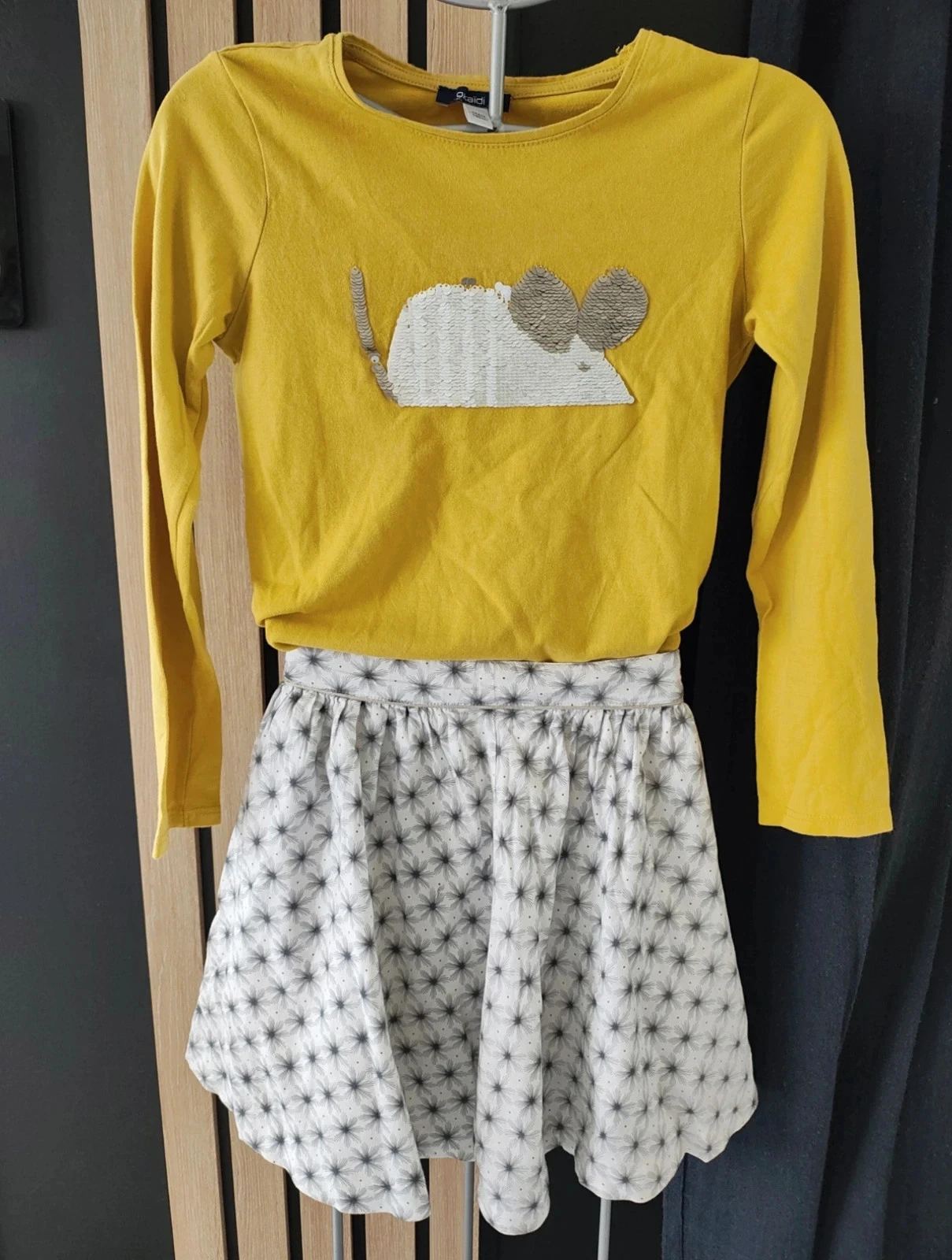 10 ans ensemble Okaïdi Teeshirt et jupe